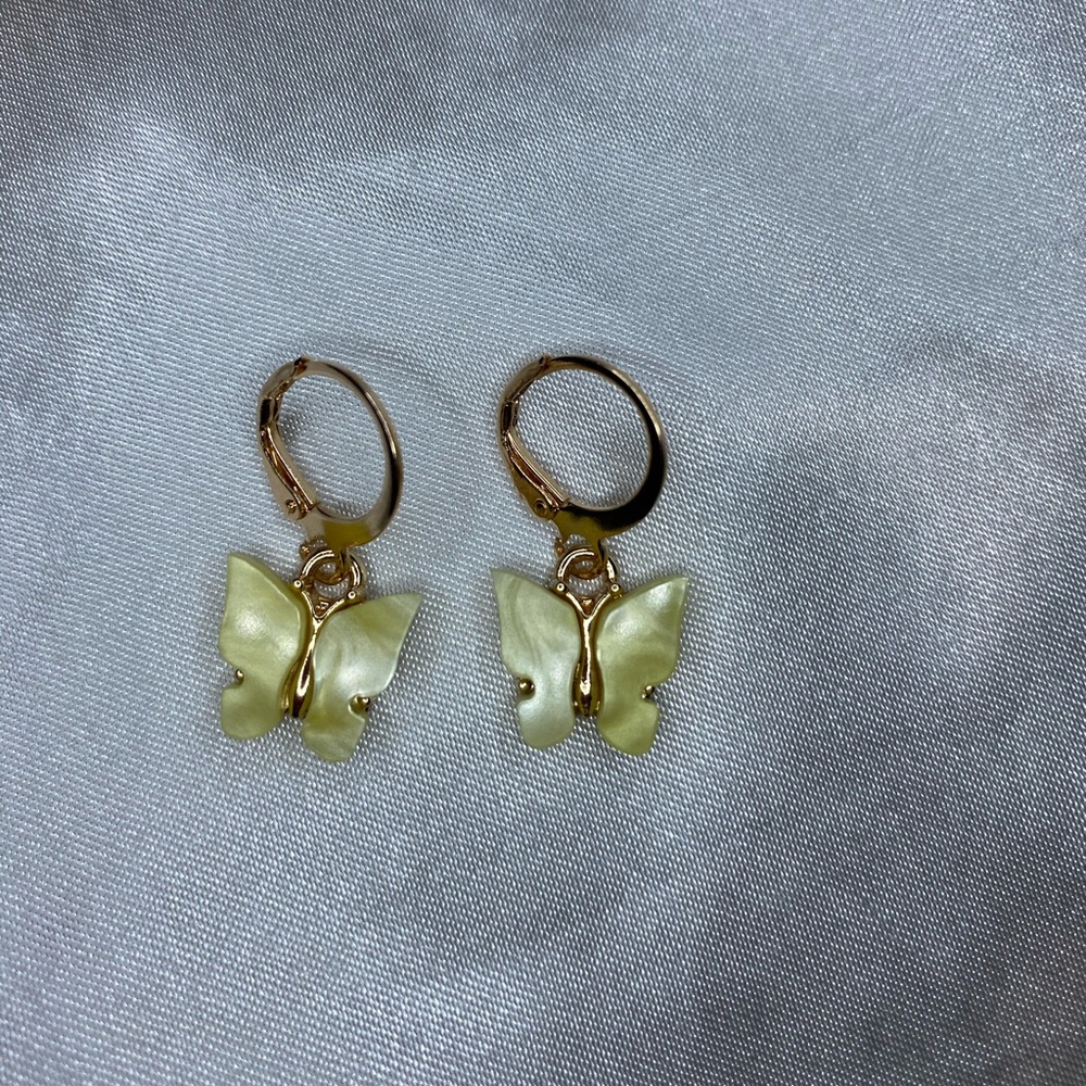 3 for $30 Butterfly acrylic earrings🦋